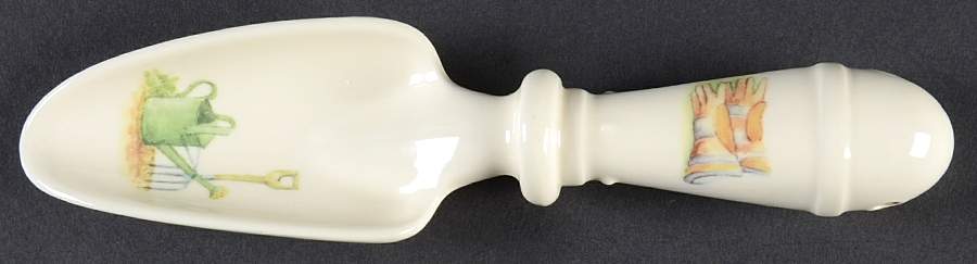 Edwardian Kitchen Garden Garden Trowel by John  Aynsley & Sons-1