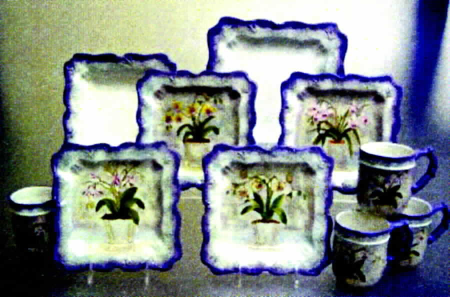 Floral Jardin Lavender (Square, Scalloped) Square Dinner Plate by American Atelier-1