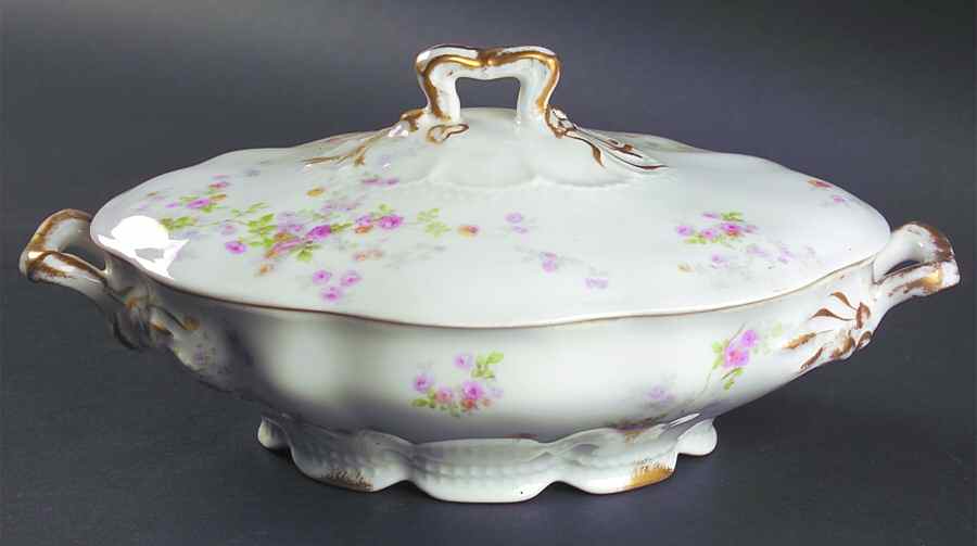 AHR777 Oval Covered Vegetable by Charles Ahrenfeldt-1