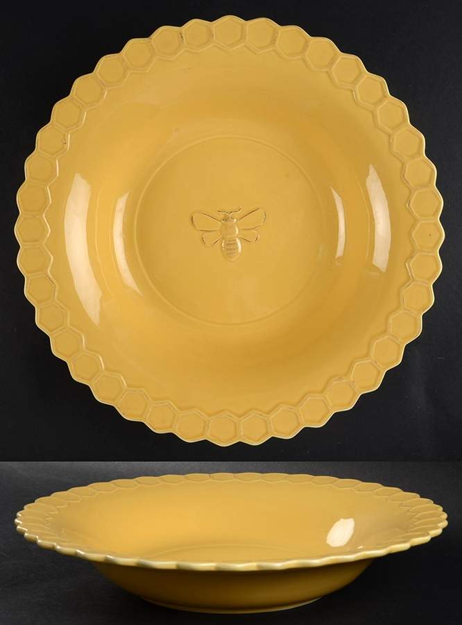 Bumble Bee 11" Round Serving Bowl by ARTEflorum-1