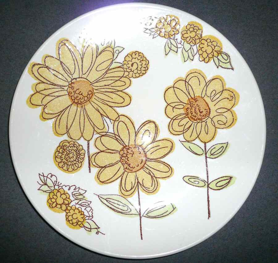 Brown Eyed Susan Dinner Plate by Anchor Hocking-1