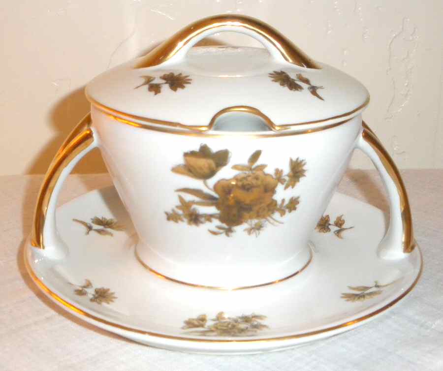 G1236 Gravy Boat w/Attached Underplate & Lid by Arnart-1