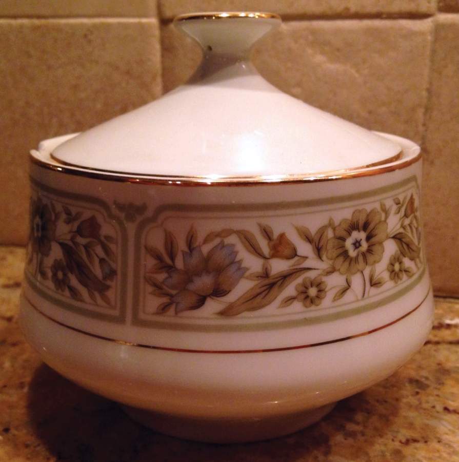 Chalfonte Sugar Bowl & Lid by Arlen-1
