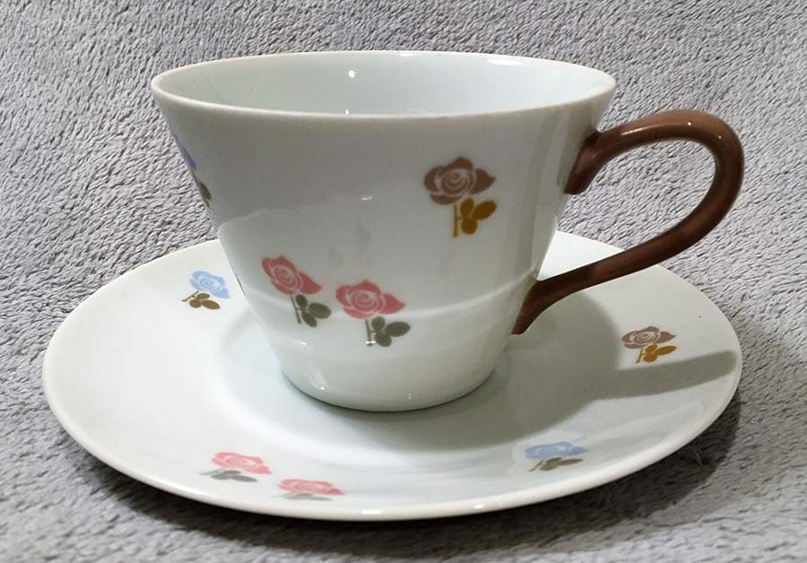 Gaiety Brown Flat Cup & Saucer Set by Arlen-1
