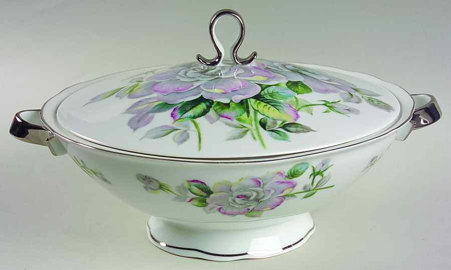 Juliana (Scalloped) Round Covered Vegetable by Bellaire-1