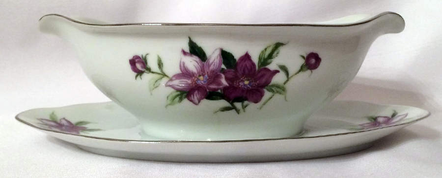 Vogue Gravy Boat with Attached Underplate by Bellaire-1