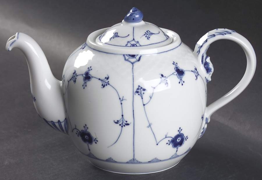 Blue Traditional (No Trim) Teapot & Lid by Bing & Grondahl-1