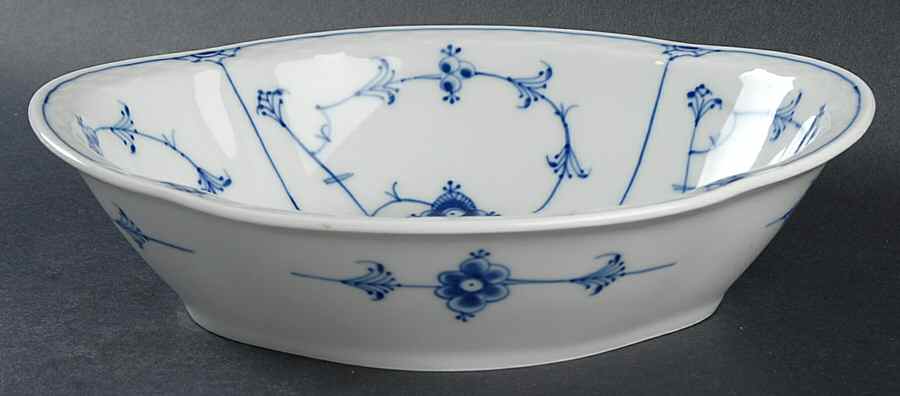 Blue Traditional (No Trim) 9" Oval Vegetable Bowl by Bing & Grondahl-1
