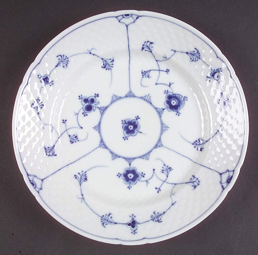 Blue Traditional (No Trim) Luncheon Plate by Bing & Grondahl-1