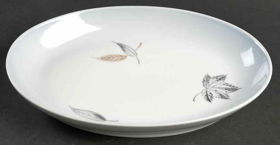 Falling Leaves 9" Oval Serving Platter by Bing & Grondahl-1