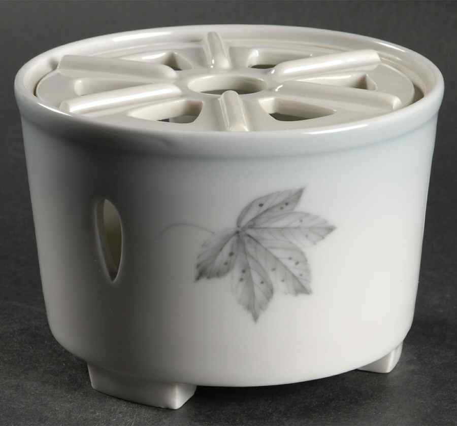 Falling Leaves 2 Piece Warmer Stand by Bing & Grondahl-1