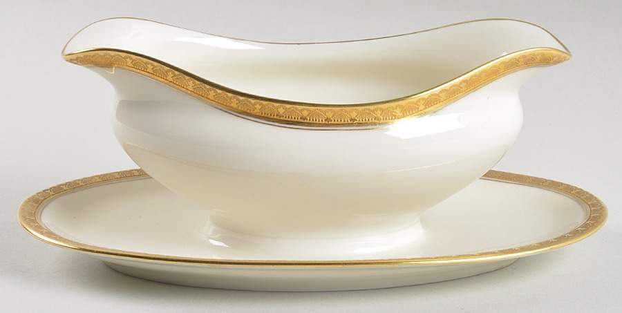 Trianon Gravy Boat with Attached Underplate by Black Knight-1