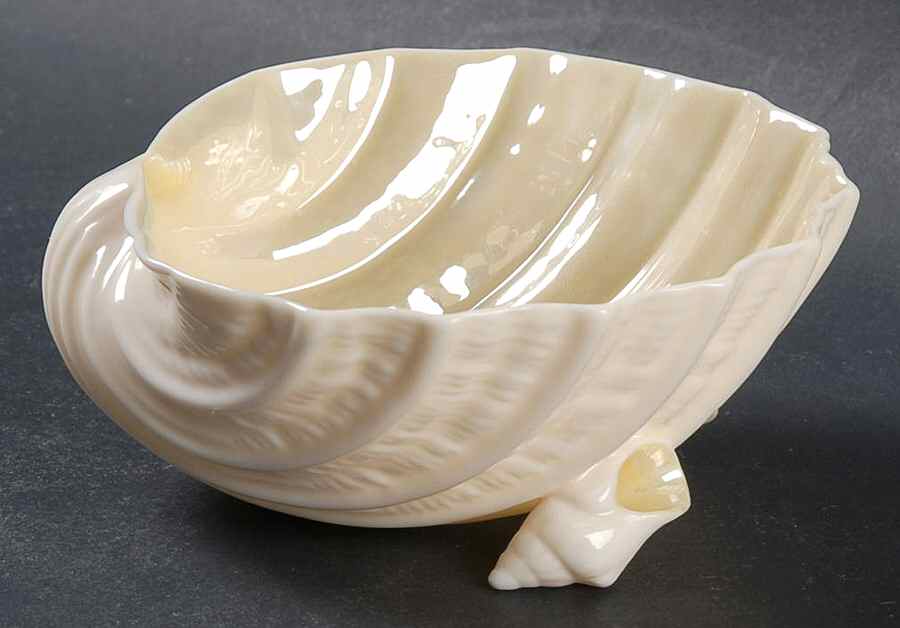 Neptune Yellow 4" Shell Shaped Bowl by Belleek Pottery (Ireland)-1