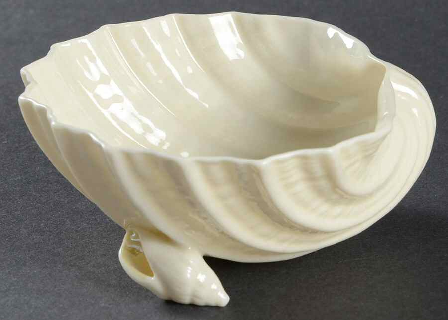 Neptune Yellow 4" Shell Shaped Bowl by Belleek Pottery (Ireland)-1