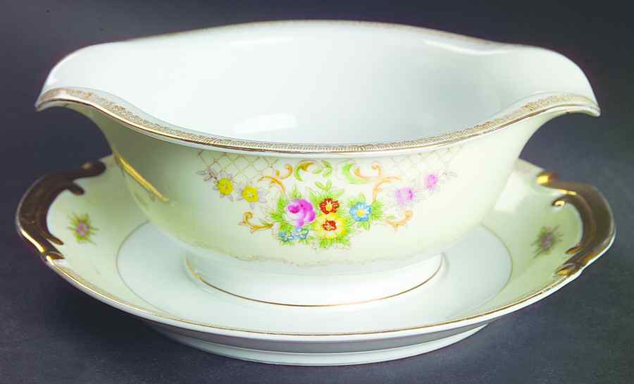 Berkley Gravy Boat with Attached Underplate by Black Towers-1