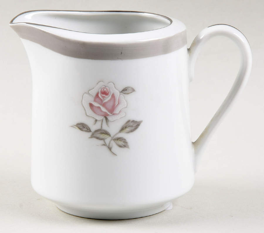 Spring Memory Creamer by Bristol (Japan)-1