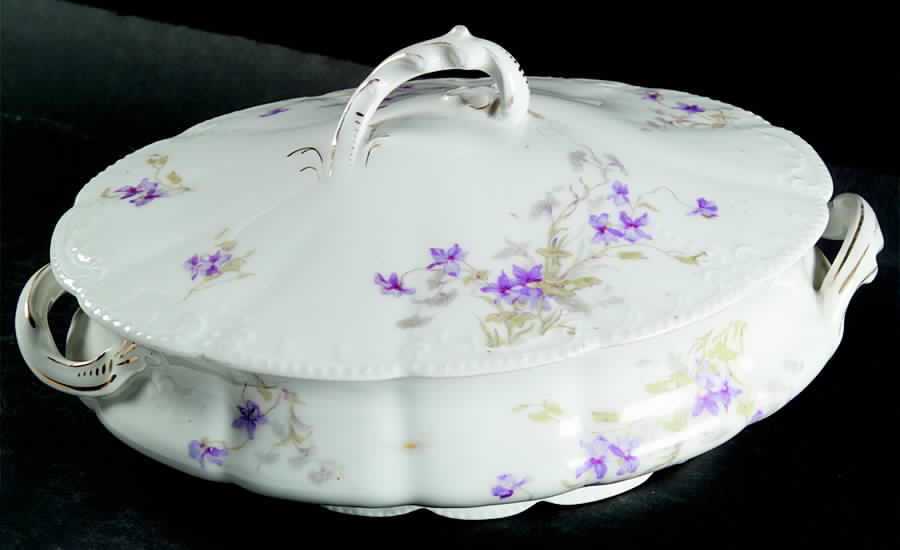 5186 Oval Covered Vegetable by Bassett-1