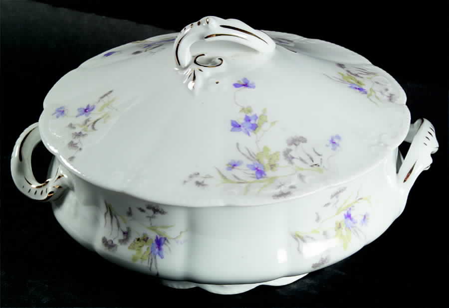 5186 Round Covered Vegetable by Bassett-1