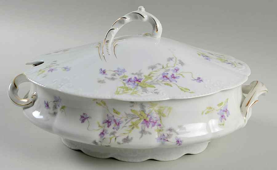 5186 Oval Tureen & Lid by Bassett-1