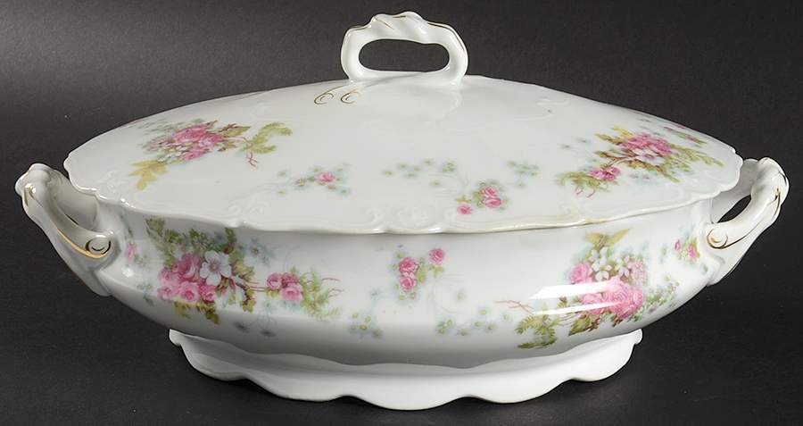 BSS10 Oval Covered Vegetable by Bassett-1