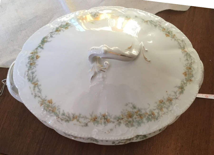 BSS14 Round Covered Vegetable by Bassett-1