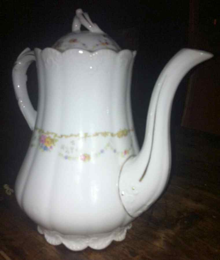 BSS16 Coffee Pot & Lid by Bassett-1