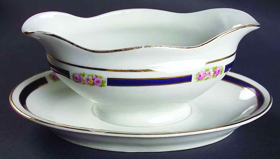 12682 Gravy Boat with Attached Underplate by Bassett-1