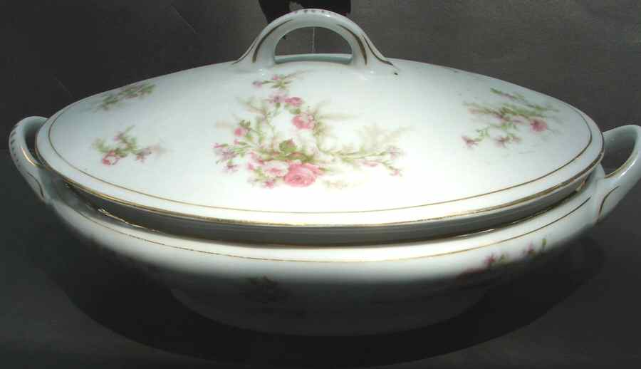 11578 Oval Covered Vegetable by Bassett-1