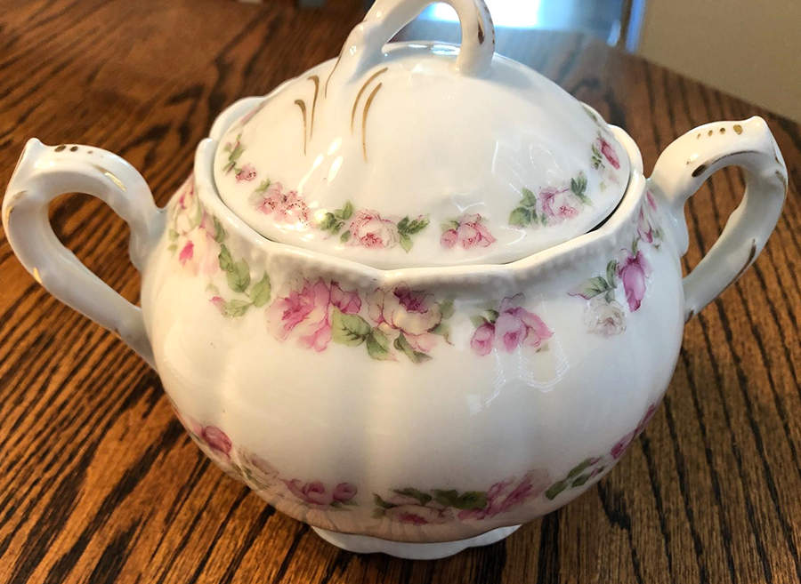 BSS24 Sugar Bowl & Lid by Bassett-1