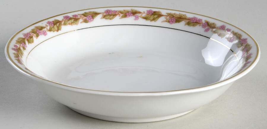 11532 Coupe Fruit Cereal Bowl by Bassett-1