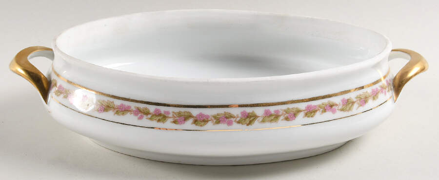 11532 Oval Vegetable No Lid by Bassett-1