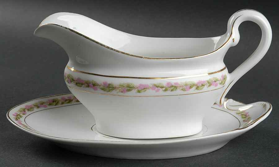 11532 Gravy Boat & Underplate by Bassett-1