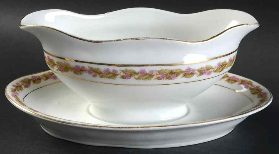11532 Gravy Boat with Attached Underplate by Bassett-1