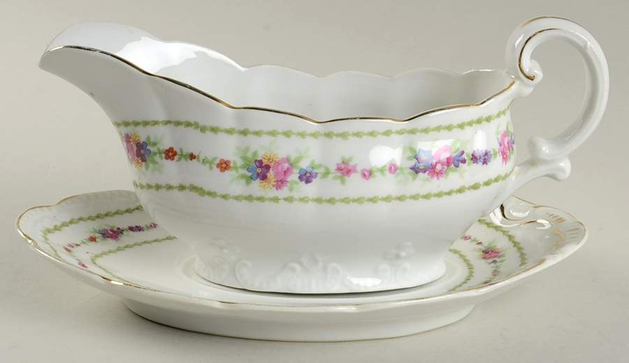 BSS9 Gravy Boat & Underplate by Bassett-1