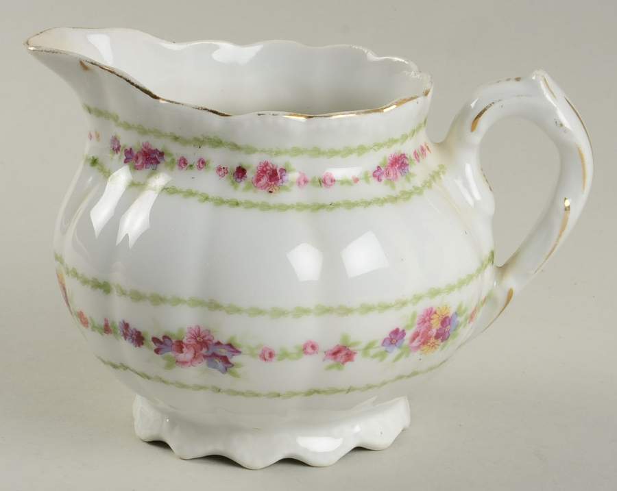 BSS9 Creamer by Bassett-1