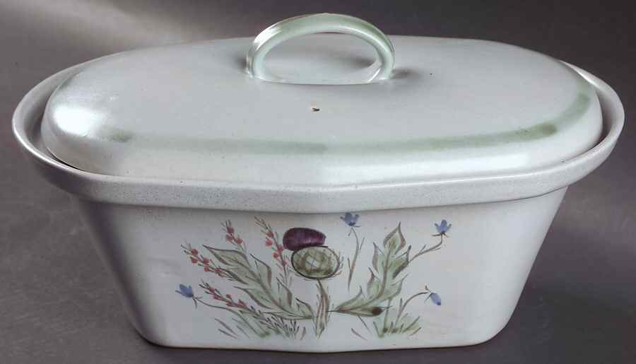 Thistleware 3 Quart Oval Covered Casserole by Buchan-1