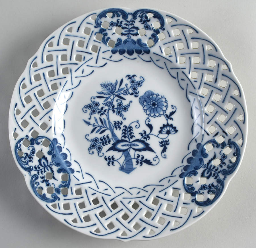 Blue Danube Pierced Edge Dinner Plate by Blue Danube (Japan)-1