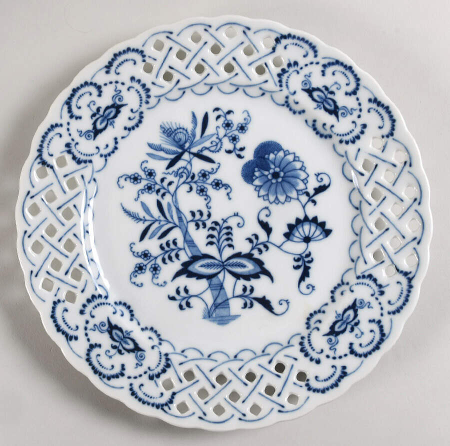 Blue Danube Pierced Edge Dinner Plate by Blue Danube (Japan)-1