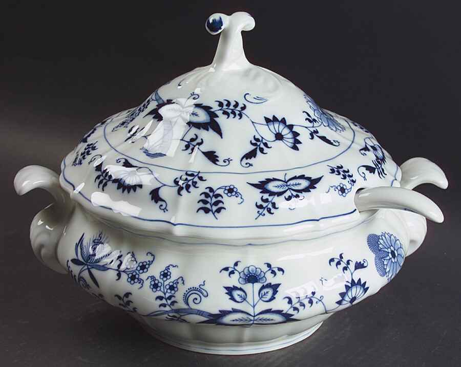 Blue Danube Tureen & Lid w/Ladle by Blue Danube (Japan)-1