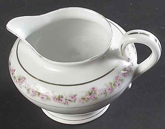 BSS31 Creamer by Bassett-1