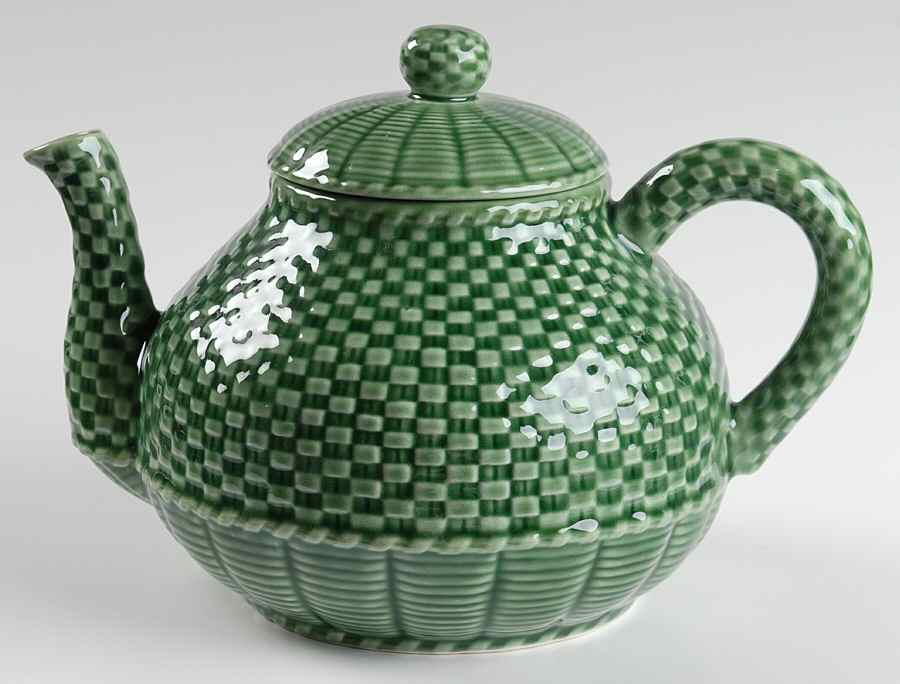 Basketweave Green Teapot & Lid by Bordallo Pinheiro-1