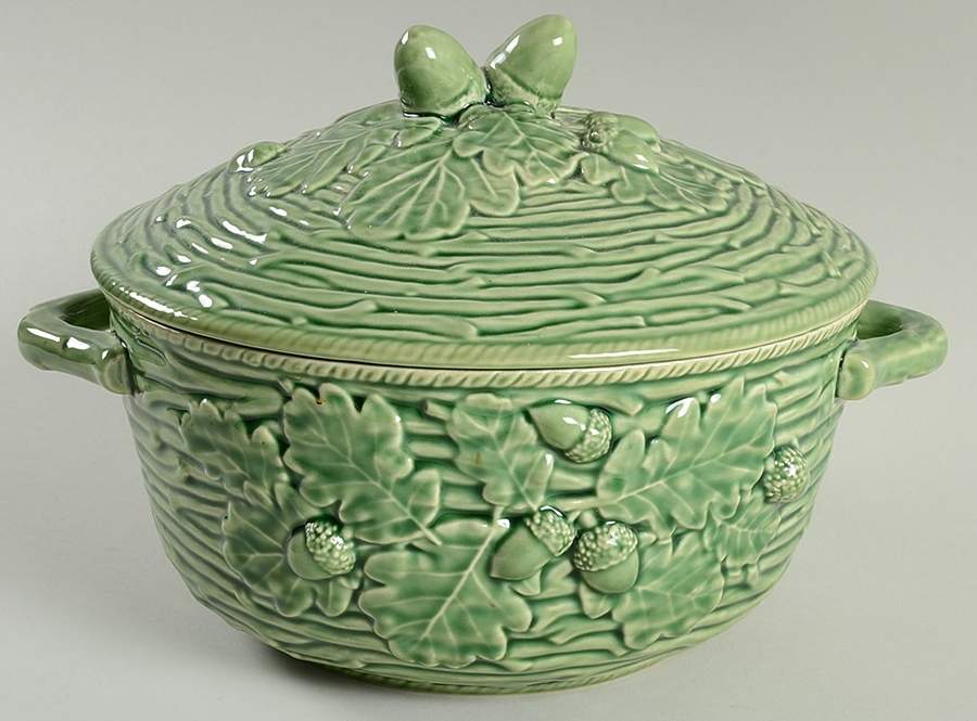Oak Leaf Green Tureen &  Lid by Bordallo Pinheiro-1