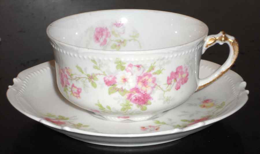 BOG25 Flat Cup & Saucer Set by George Borgfeldt-1
