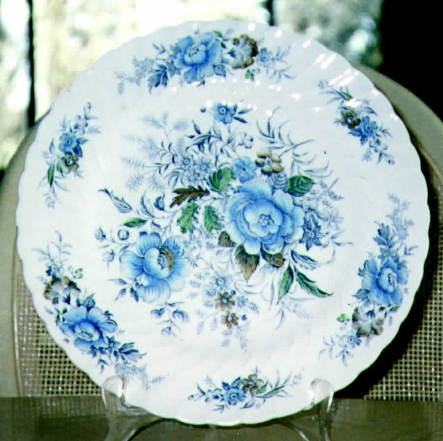 Blue Cluster Dinner Plate by British Anchor-1