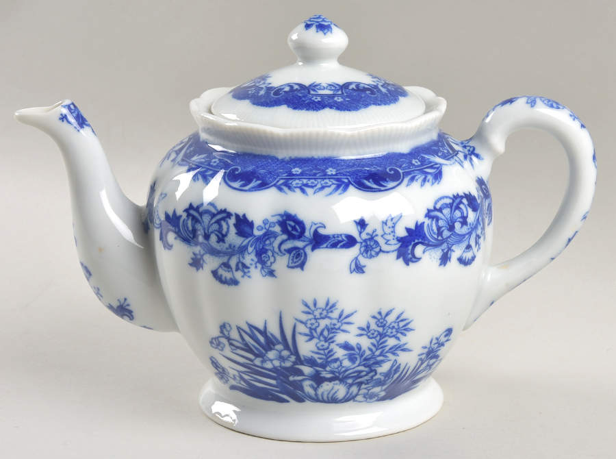 BUM1 Teapot & Lid by Bluemont-1