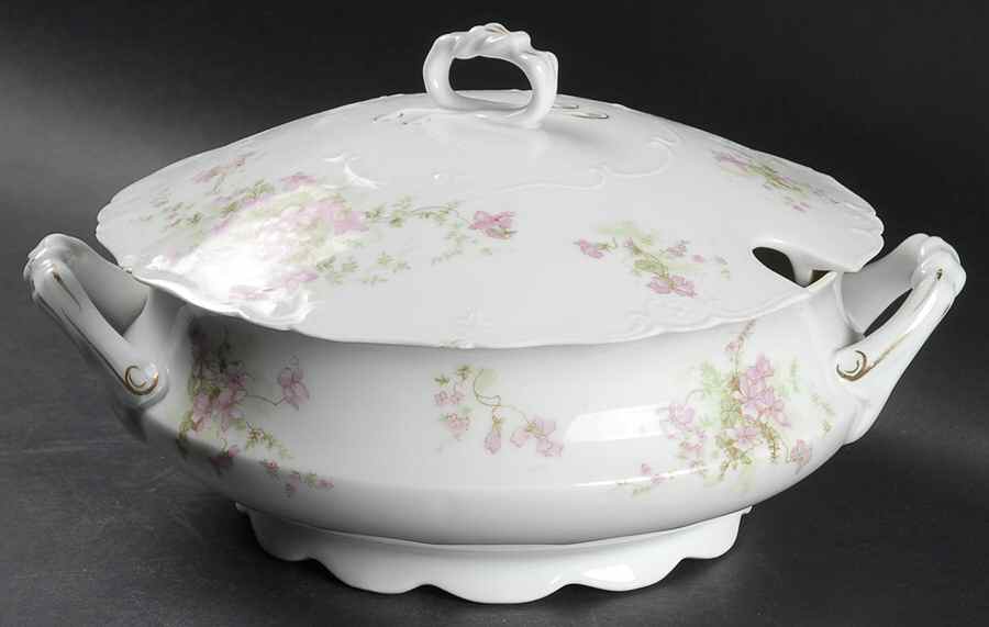BSS43 Tureen &  Lid by Bassett-1