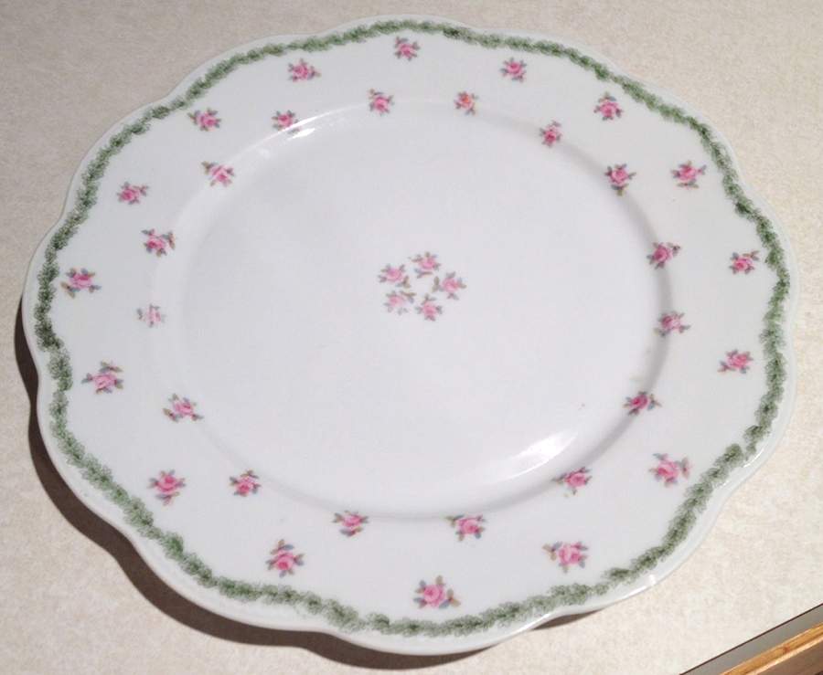 BSS45 Dinner Plate by Bassett-1