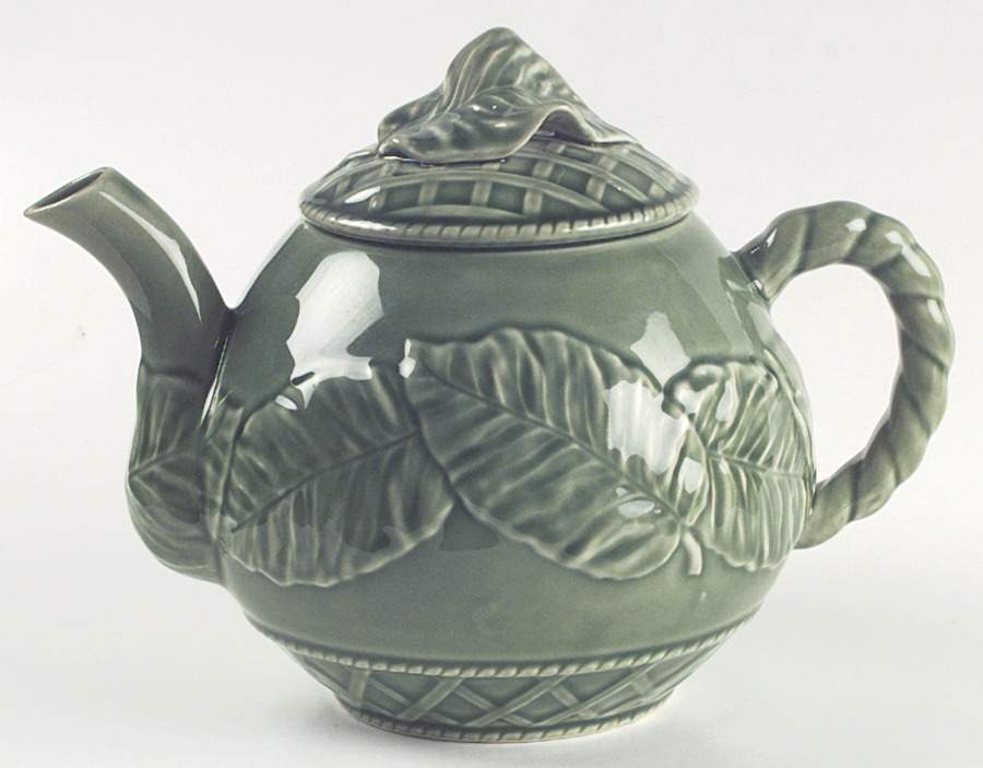 Leaf Service Green Teapot & Lid by Bordallo Pinheiro-1