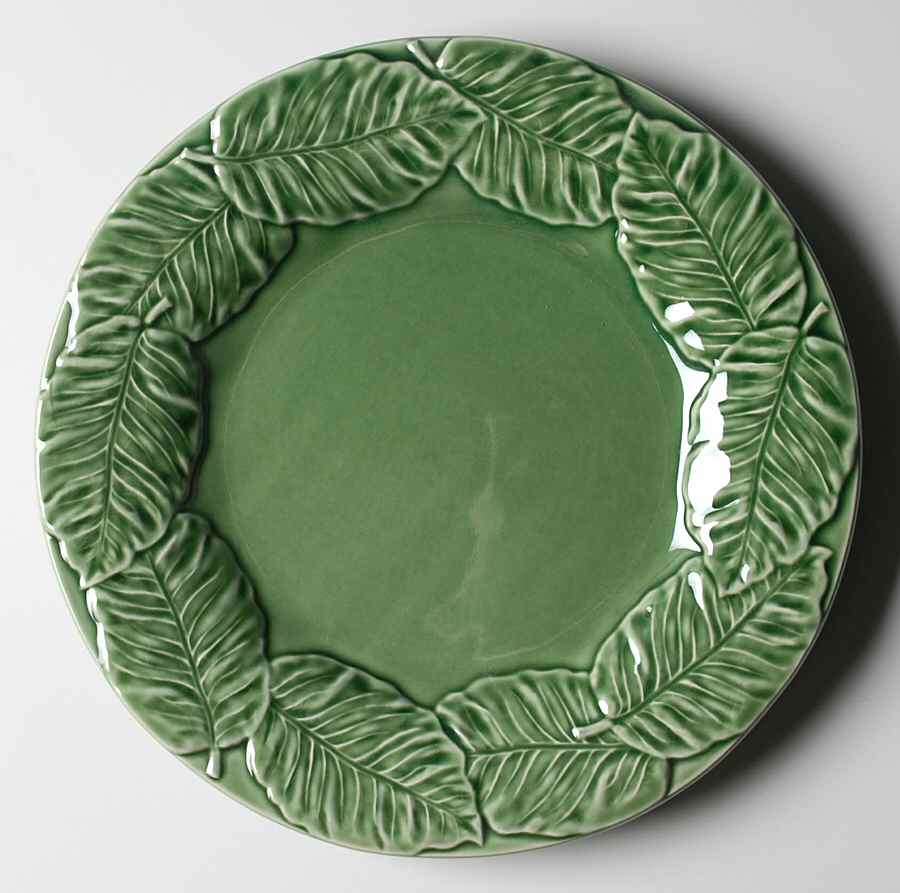 Leaf Service Green Dinner Plate by Bordallo Pinheiro-1