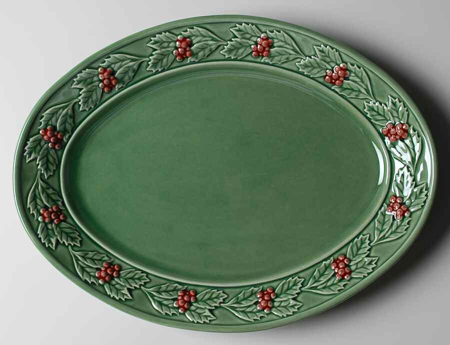 Holly (Christmas Holly) 15" Oval Serving Platter by Bordallo Pinheiro-1
